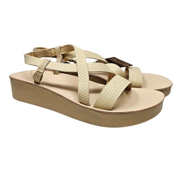 NEW Olukai 11 Ōnohi Strappy Leather Sandals Warm Beige Gorpcore Minimalist - Picture 1 of 4